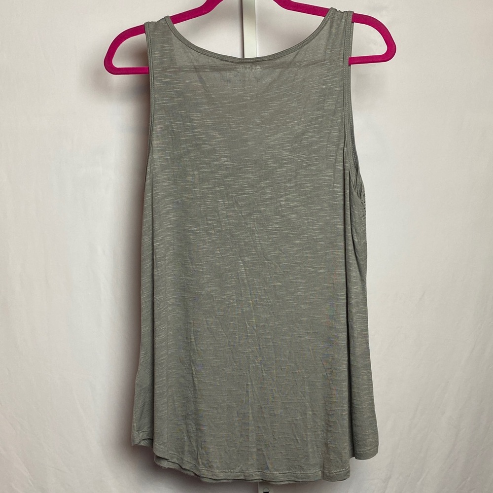 💙5/$15 NWT Apt. 9 Womenʻs Grey Silver Studded Tank Top Blouse Large - Picture 3 of 6
